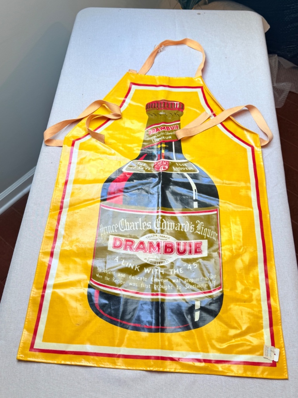 Vintage Pier One Drambuie Plastic Bar Apron New With Tags NWT - Picture 8 of 9